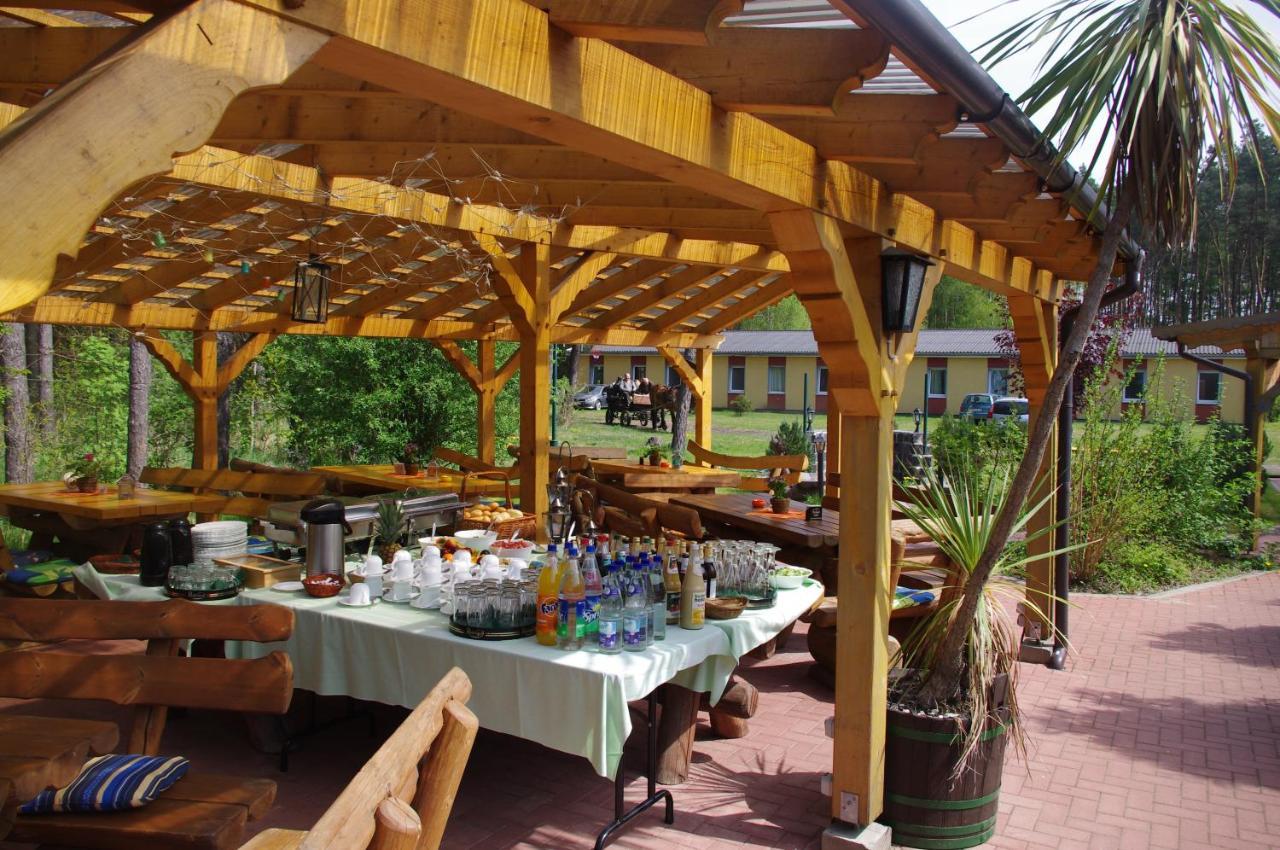 Gruppenbungalow-Waldhaus-Am Ferienpark Mirow Exterior foto